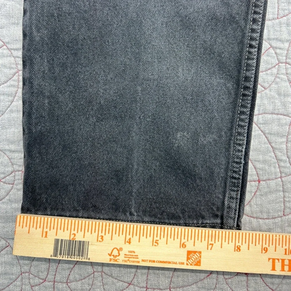 Levi's 550 Jeans Black Relaxed Fit Tapered Leg VTG Made in Canada / Men's 38x32
